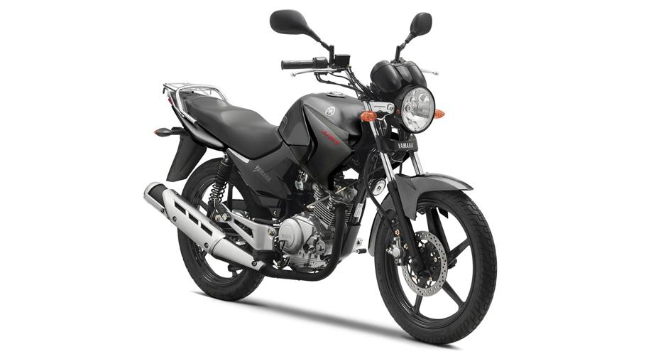 Deux roues 125cc : Scooter ou moto ? 2013-Yamaha-YBR125-EU-Mistral-Grey-Studio-001