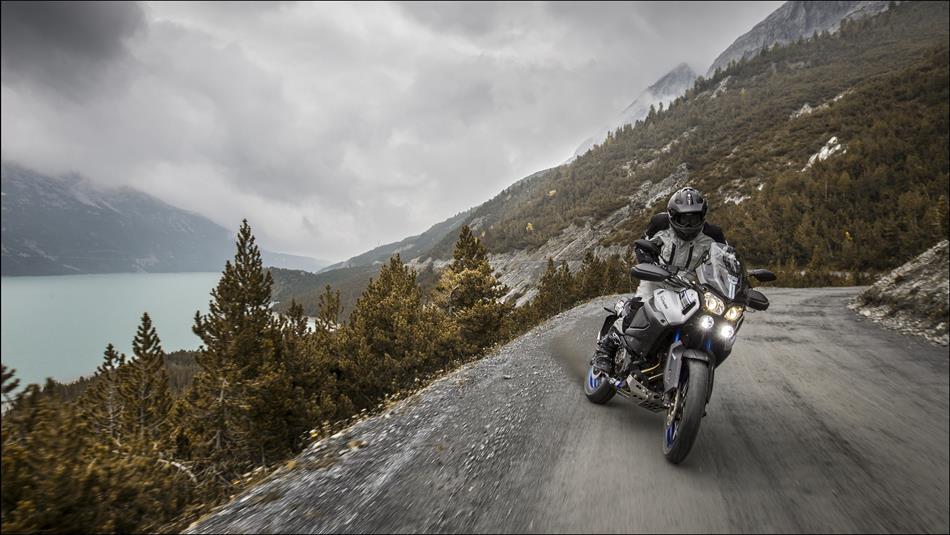 2015-Yamaha-Super-Tenere-World-Crosser-EU-Race-Blu-Action-005.jpg