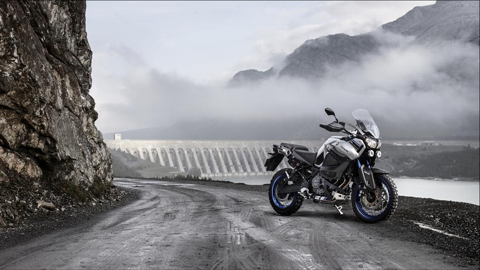 2015-Yamaha-Super-Tenere-World-Crosser-EU-Race-Blu-Static-001.jpg