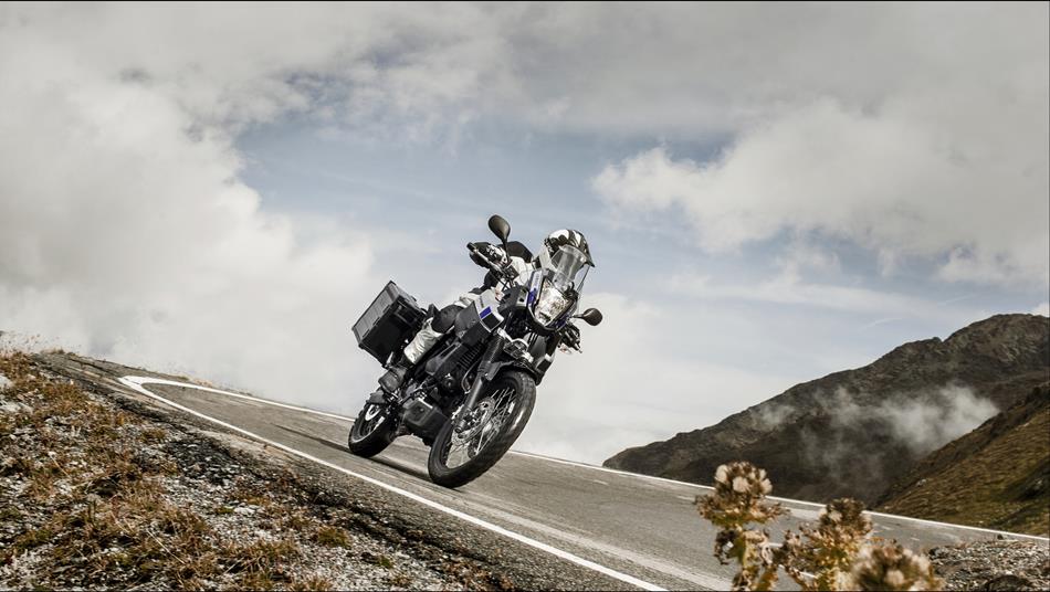 2015-Yamaha-XT660Z-Tenere-EU-Race-Blu-Action-001.jpg