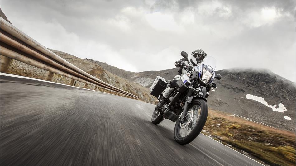 2015-Yamaha-XT660Z-Tenere-EU-Race-Blu-Action-006.jpg