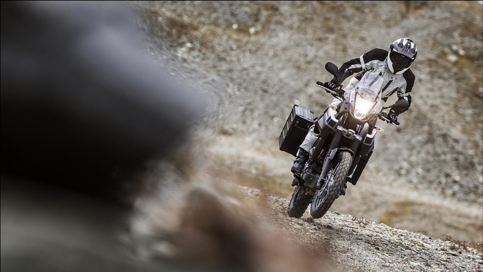 2015-Yamaha-XT660Z-Tenere-EU-Race-Blu-Action-008.jpg