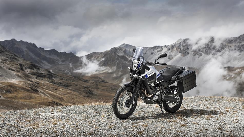 2015-Yamaha-XT660Z-Tenere-EU-Race-Blu-Static-003.jpg