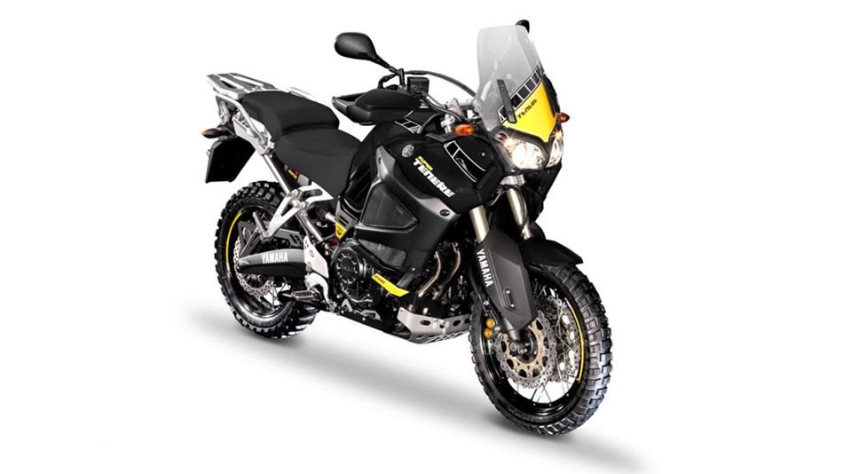 Différences / Améliorations entre les différents millésimes 2012-Yamaha-XT1200Z-Super-Tenere-World-Crosser-UK-Midnight-Black-Studio-002