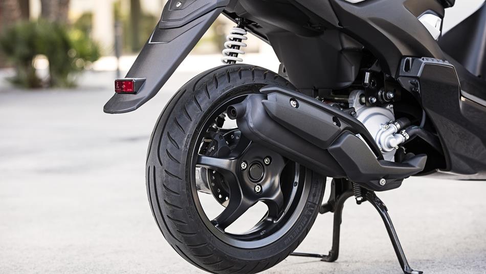 Aerox R 2022 Features techspecs Scooters Yamaha Motor UK