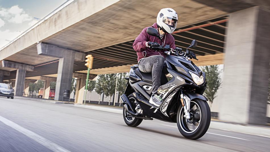 Aerox R Naked 2014 - Roller & Moped - Yamaha Motor Austria