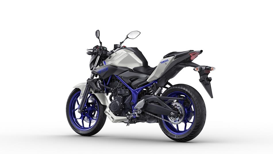 2016-Yamaha-MT250-EU-Race-Blu-Studio-005